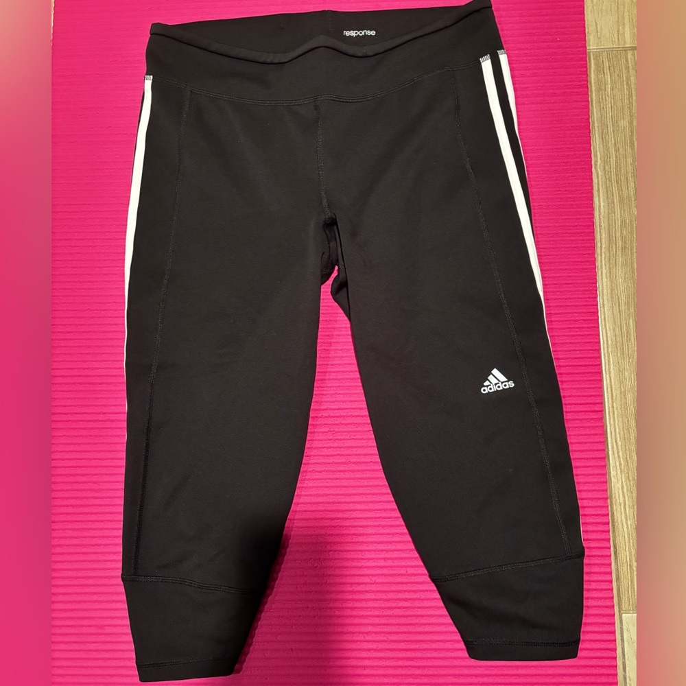 Women’s Adidas Cropped Jogger Pants (Size L)